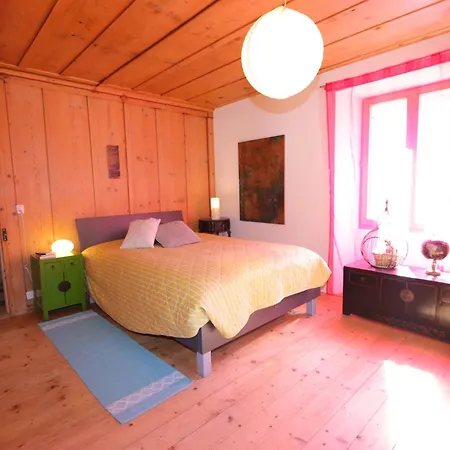 לינה וארוחת בוקר La Reine Des Pres