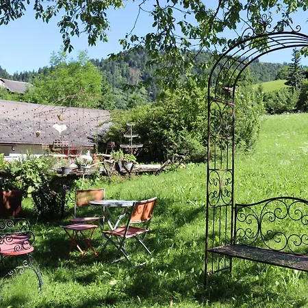 La Reine Des Pres Bed & Breakfast