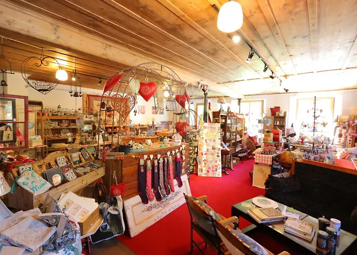 La Reine Des Pres Bed & Breakfast