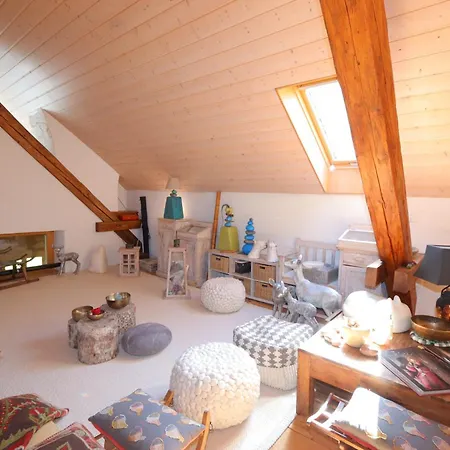 La Reine Des Pres 3* La Tine