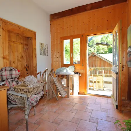 La Reine Des Pres فندق مبيت وإفطار La Tine