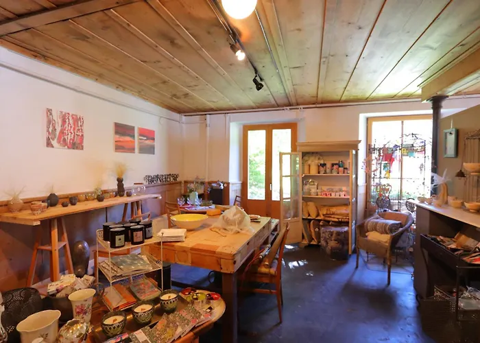 Bed & Breakfast La Reine Des Prés 3*