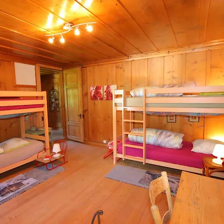 La Reine Des Prés 3*